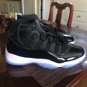 Jordan space jam 11